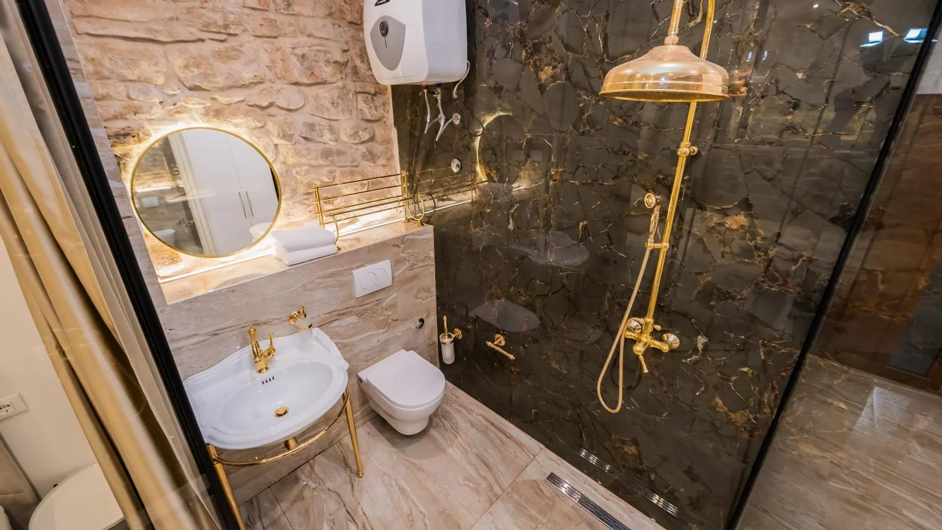 Emperor'S Residence Luxury Room - Unique Unesco Site Split Daire